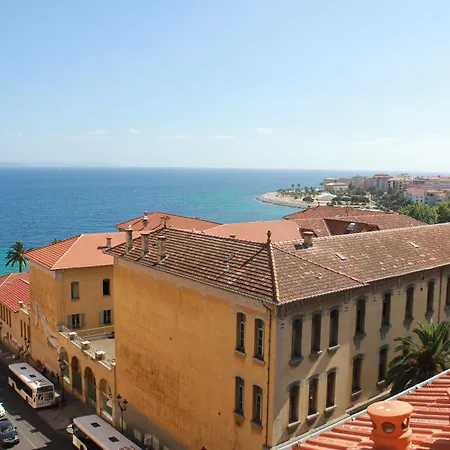 Apartment Cours Grandval *