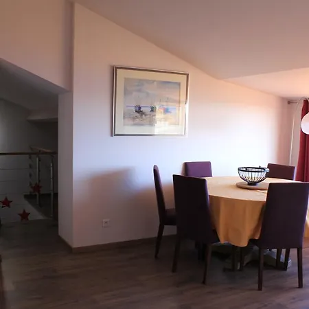 Apartment Cours Grandval